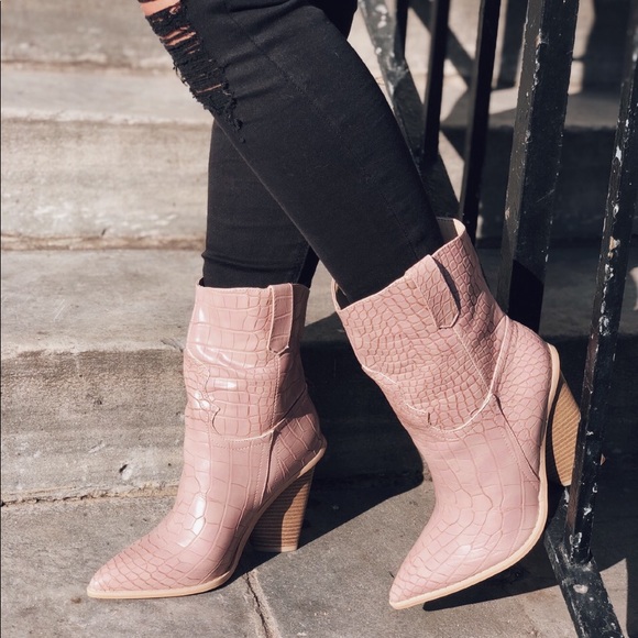 Last 1✨🆕Lana Blush Pink Snake Skin Cowboy Boots - Picture 6 of 8